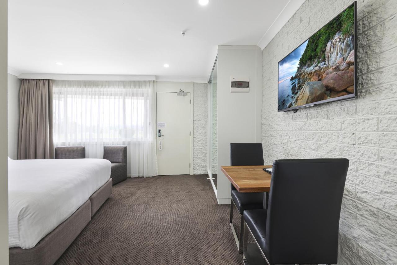 The Duck Inn Apartments แทมเวิร์ธ ภายนอก รูปภาพ