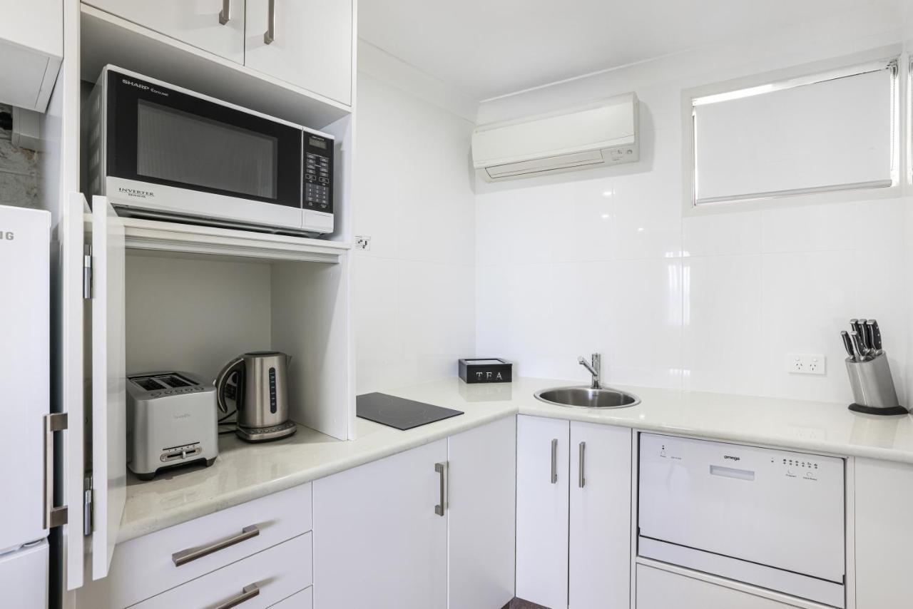 The Duck Inn Apartments แทมเวิร์ธ ภายนอก รูปภาพ